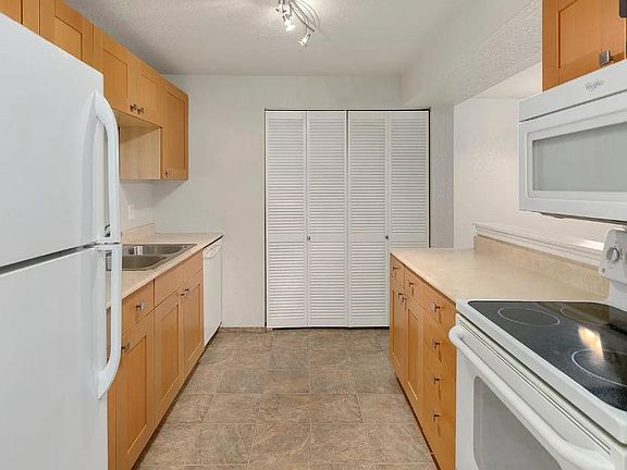 2nd image of 9474 Redmond Woodinville Rd NE APT A307