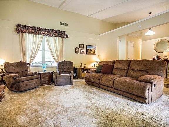 5th image of 1802 Leicester St
