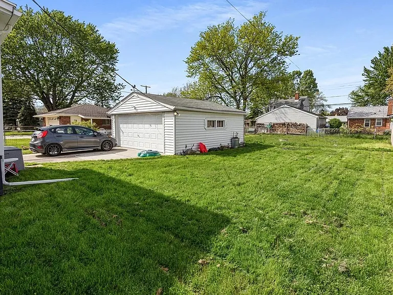22713 Lanse St — Photo 10