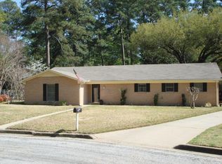 1110 Seminole Ln, Longview, TX 75605