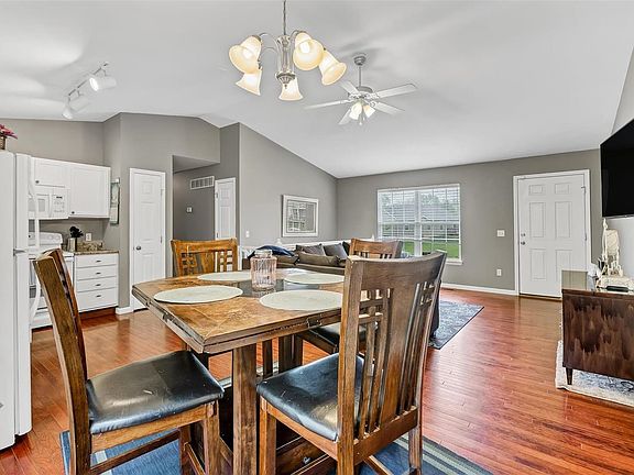 5th image of 95 Parkway Dr