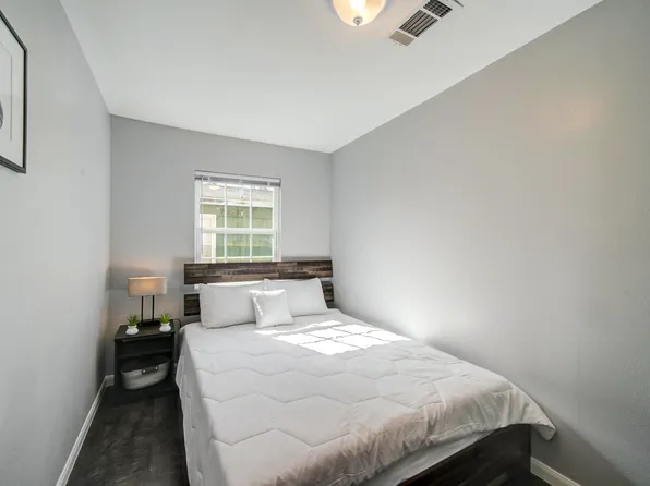 (undisclosed Address), Houston, TX 77076