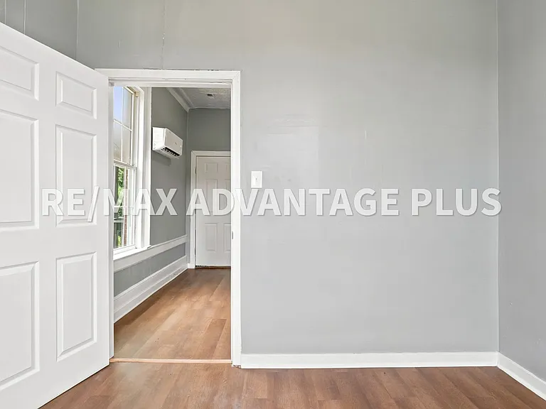 327 Thomas Jefferson Hwy — Photo 11