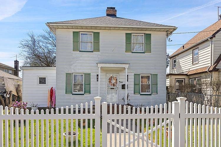 1st image of 341 Washington St