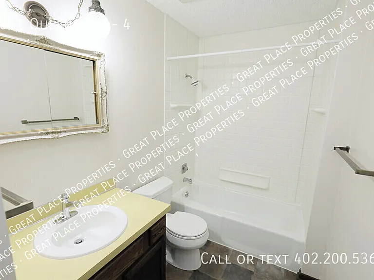 6011 Queens Dr #4 — Photo 23