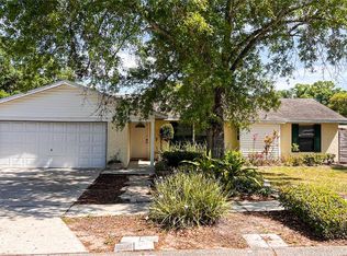 1411 Shadow Bay Ln, Brandon, FL 33510