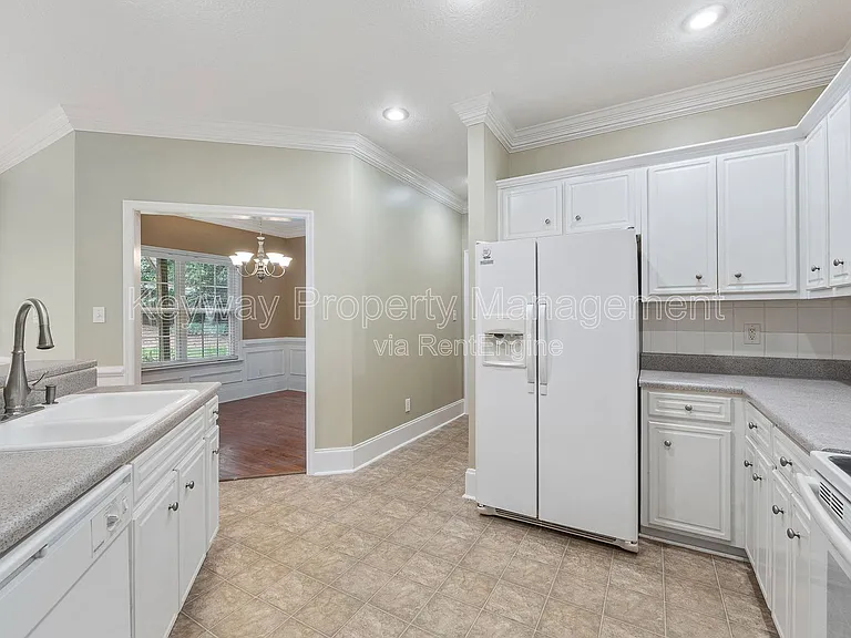 4890 Somerset Dr — Photo 9
