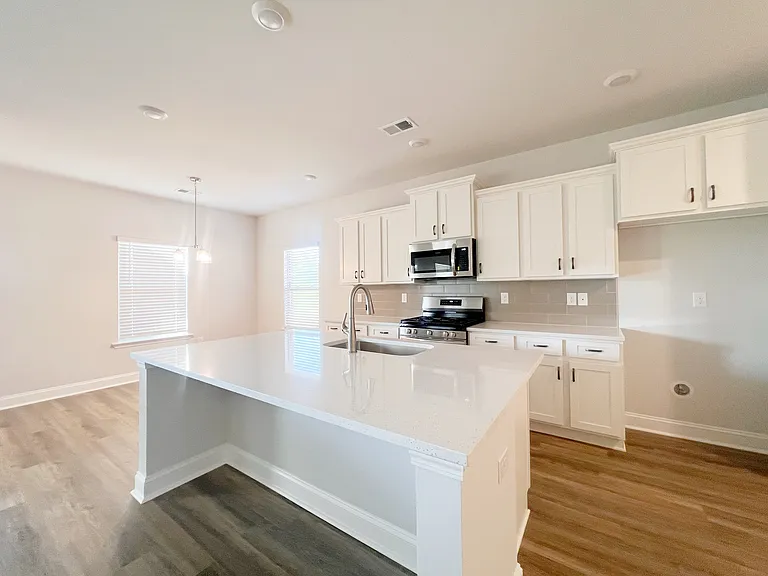 335 Cypress Hollow Trl — Photo 6