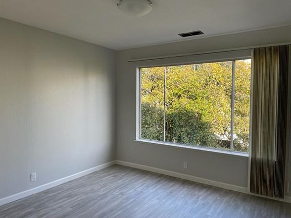 5th image of 262 22nd Ave APT 6