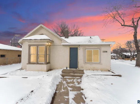 1226 E 5th St, Sioux Falls, SD 57103