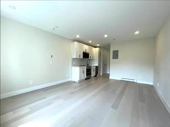 239 E 33rd St APT 3c, New York, NY 10016