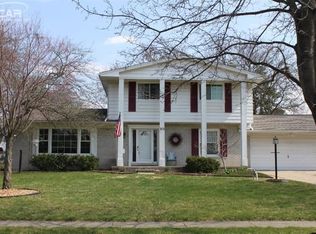 312 Bella Vista Dr, Grand Blanc, MI 48439