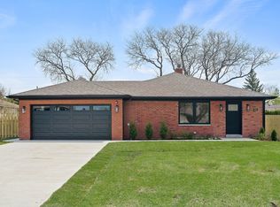 2253 Parkside Dr, Park Ridge, IL 60068