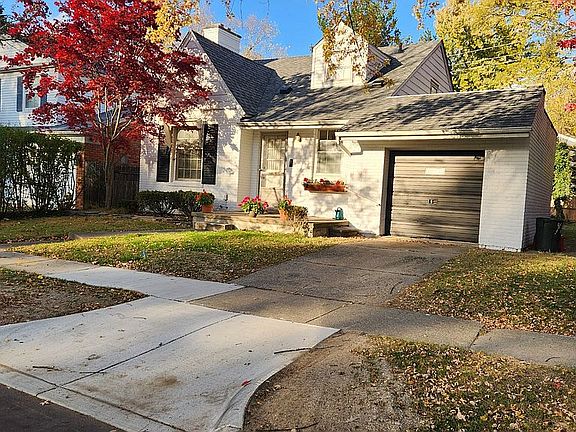 2nd image of 242 Muir Rd