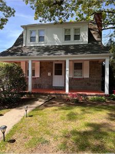 17 Hotchkiss Pl, Freeport, NY, 11520