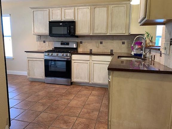 5th image of 1005 Remington Dr
