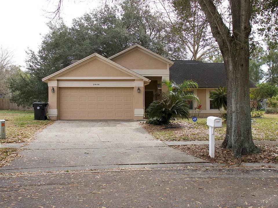 2446 Cricket Wood Ct
