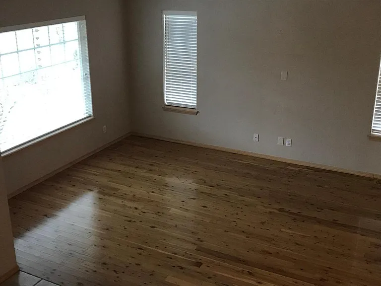 1331 Brentwood Ave — Photo 4