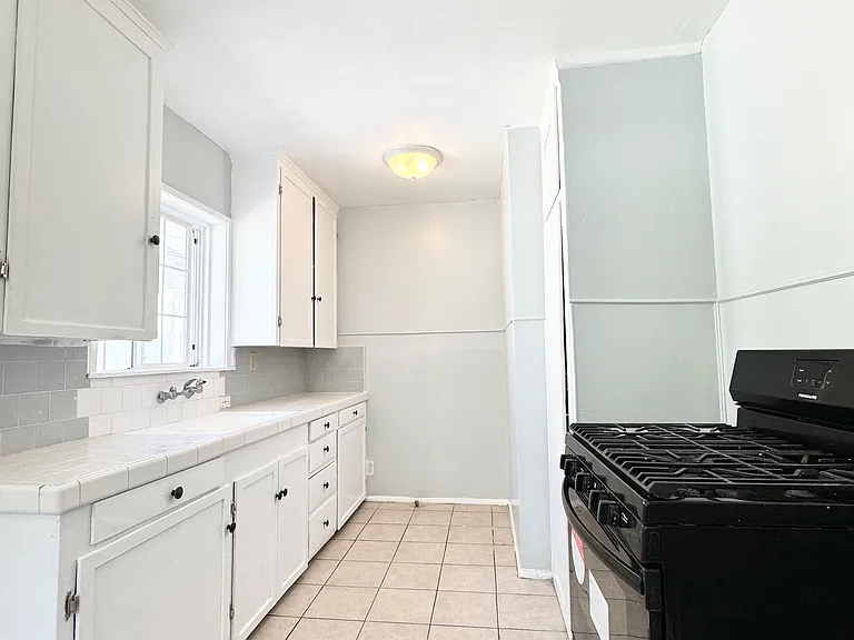 6026 Cadillac Ave #6026 — Photo 5