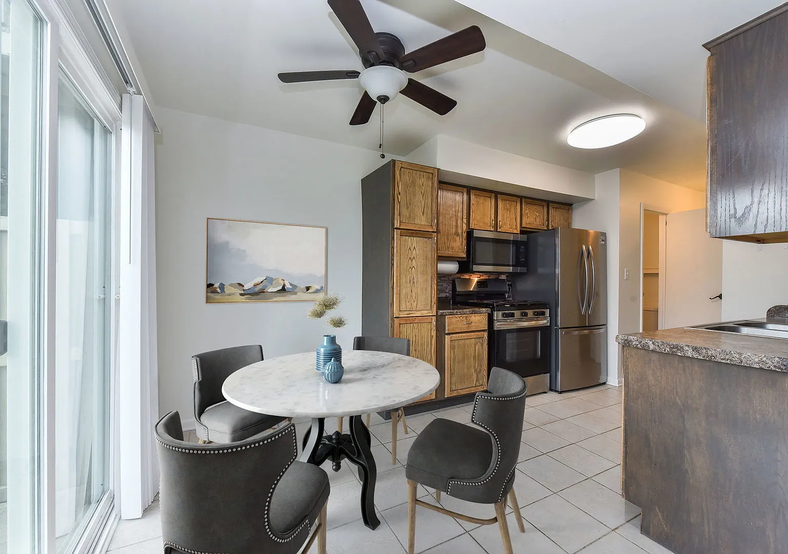 2 bed, 1.5 bath, 1100 sqft, $1,950 — Photo 3