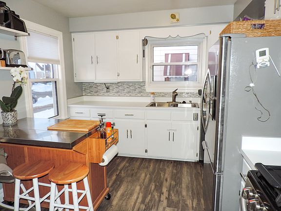 3rd image of 1137 W 31st St