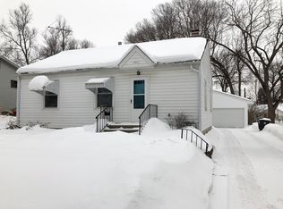 1922 Walnut St, Cedar Falls, IA 50613