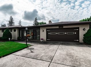 529 Blossom Ave, Campbell, OH