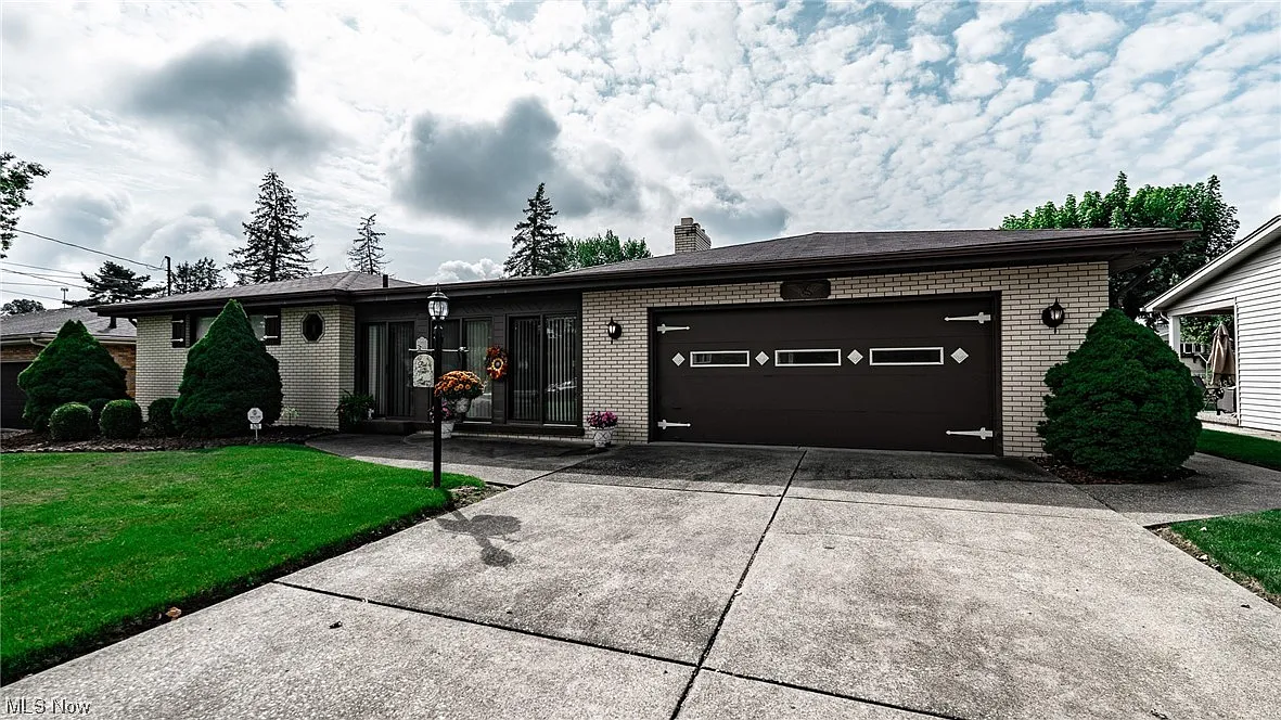 529 Blossom Ave photo 1