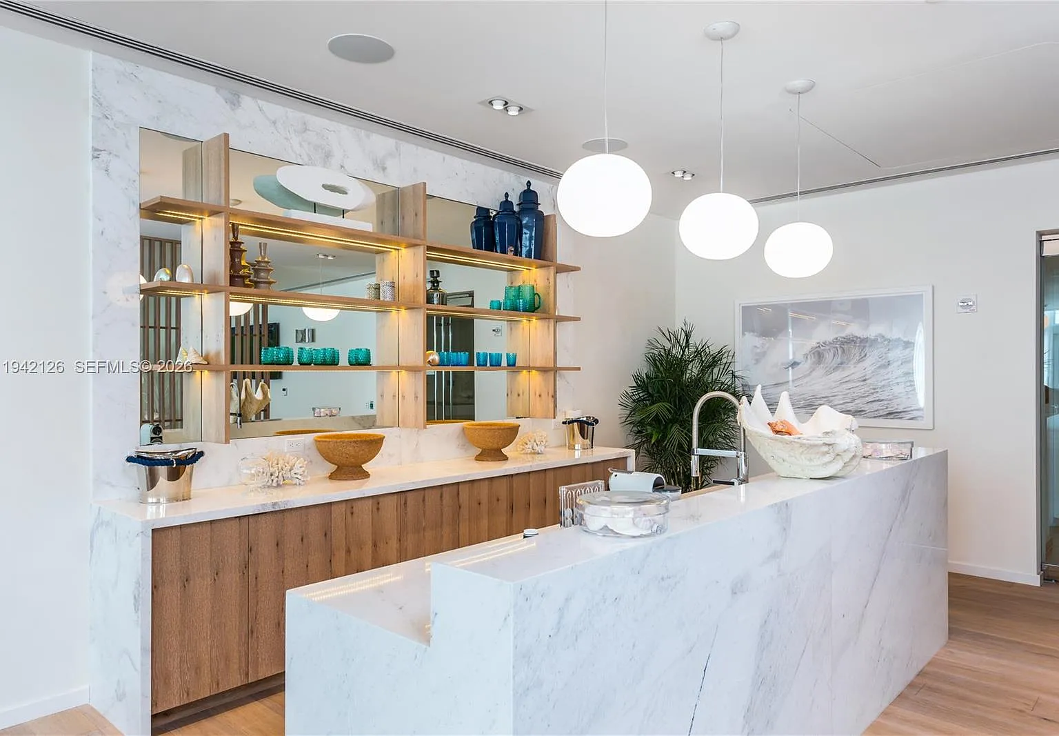 Tiffany House Condo — Photo 1