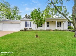 2416 Angela Dr, High Ridge, MO 63049