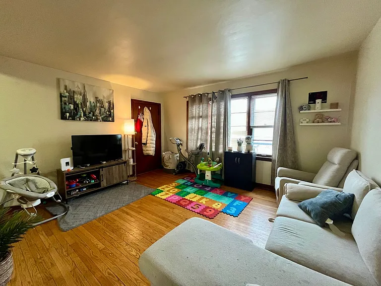 7411-19 W Center St — Photo 3