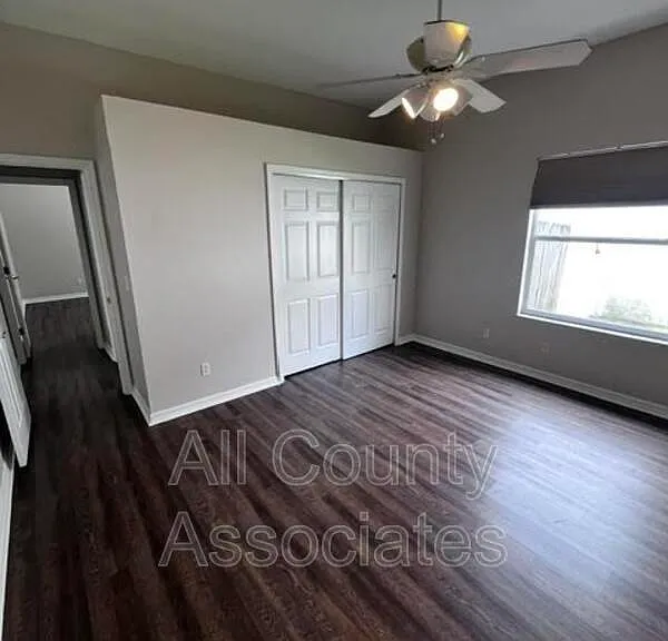 28724 Hanging Moss Loop — Photo 6