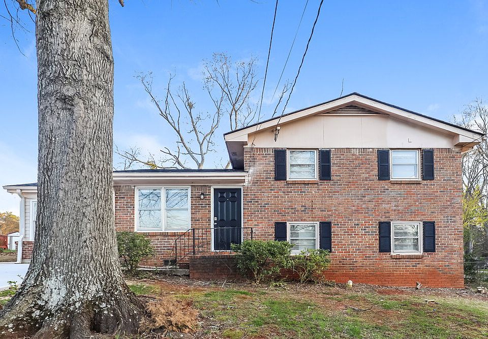 1st image of 820 Oakdale Dr