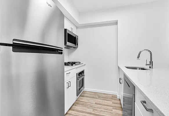 Rented by SR8 REALTY LLC | media 23