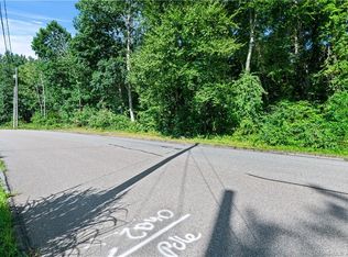 26 Homestead Rd, Ledyard, CT 06339