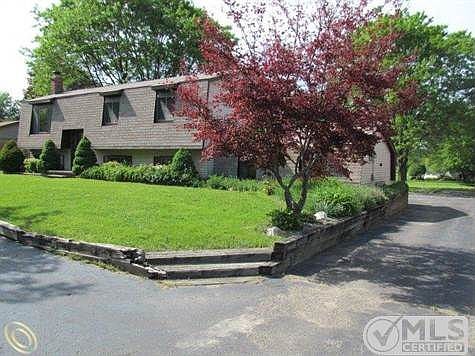 2494 N WIXOM RD COMMERCE TWP (15