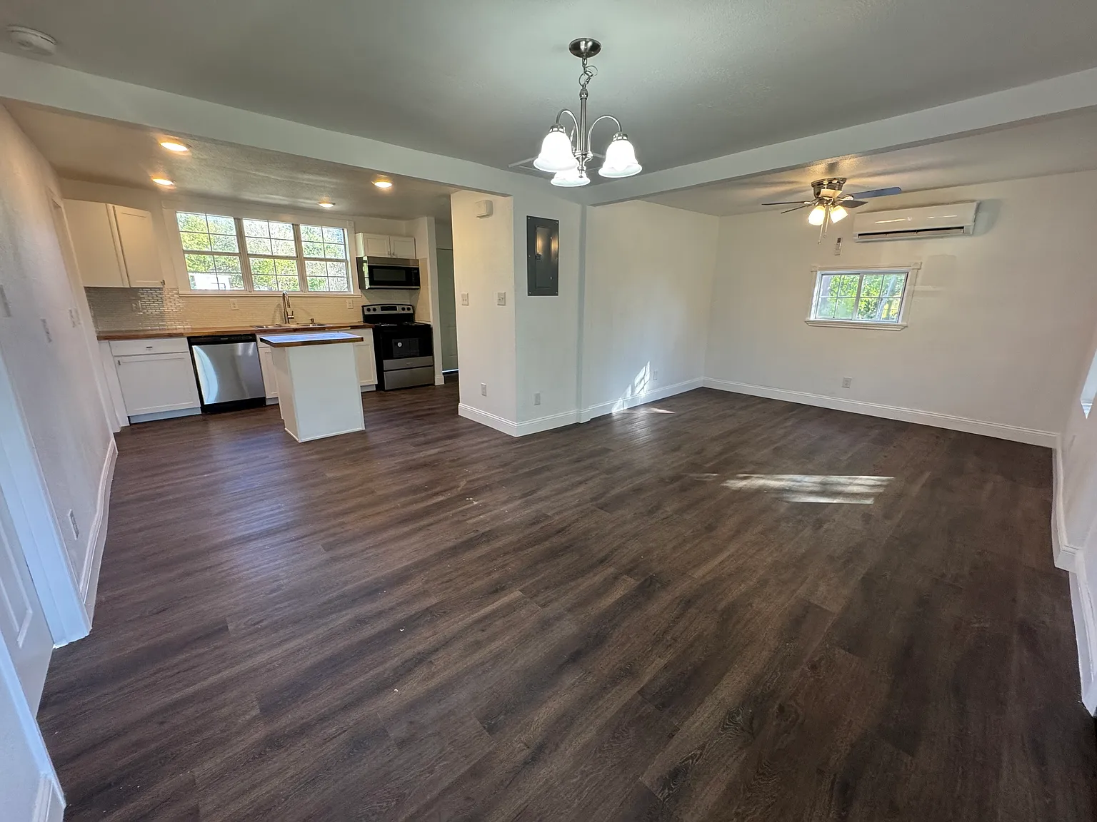 2 bed, 890 sqft, $1,380 — Photo 4