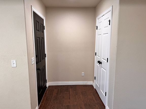 3rd image of 2947 Cunningham Dr #1