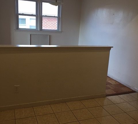 3rd image of 922 Throggmorton Ave #2