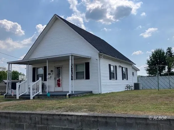 761 Ash St, Middleport, OH 45760