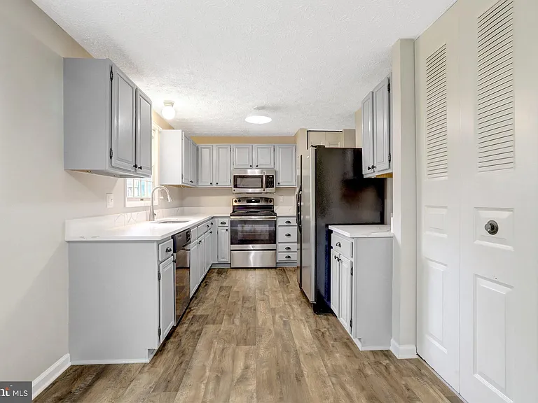 3381 Monarch Ln — Photo 12
