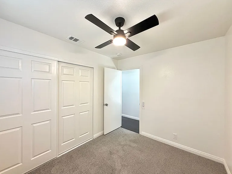 6961 Halstead Ave — Photo 12