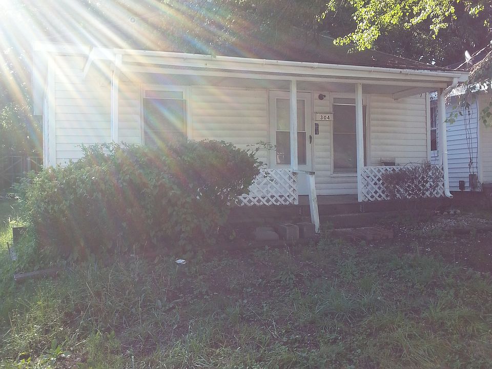 1st image of 304 Huffman St