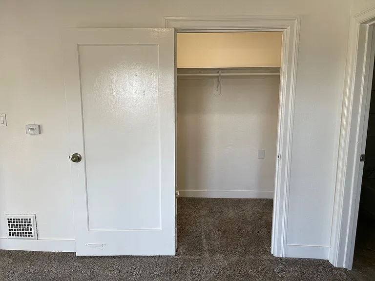 360 Oakland Ave — Photo 14