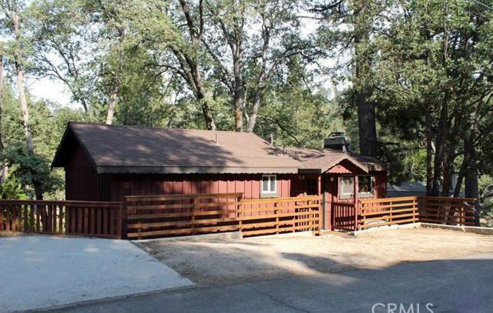1st image of 631 Oak Knoll Dr