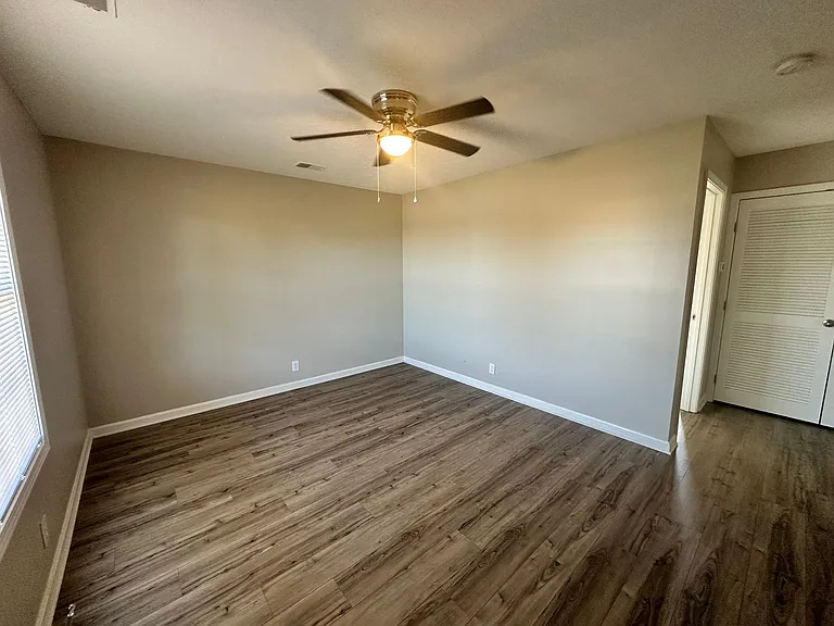 10012 Michaele Lane — Photo 3