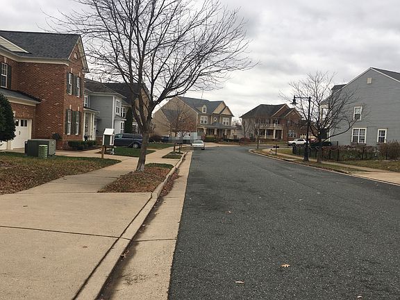 4th image of 1305 Yates Cir