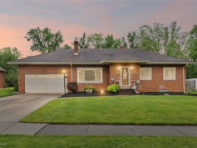 10821 Barrington Blvd, Parma Heights, OH, 44130