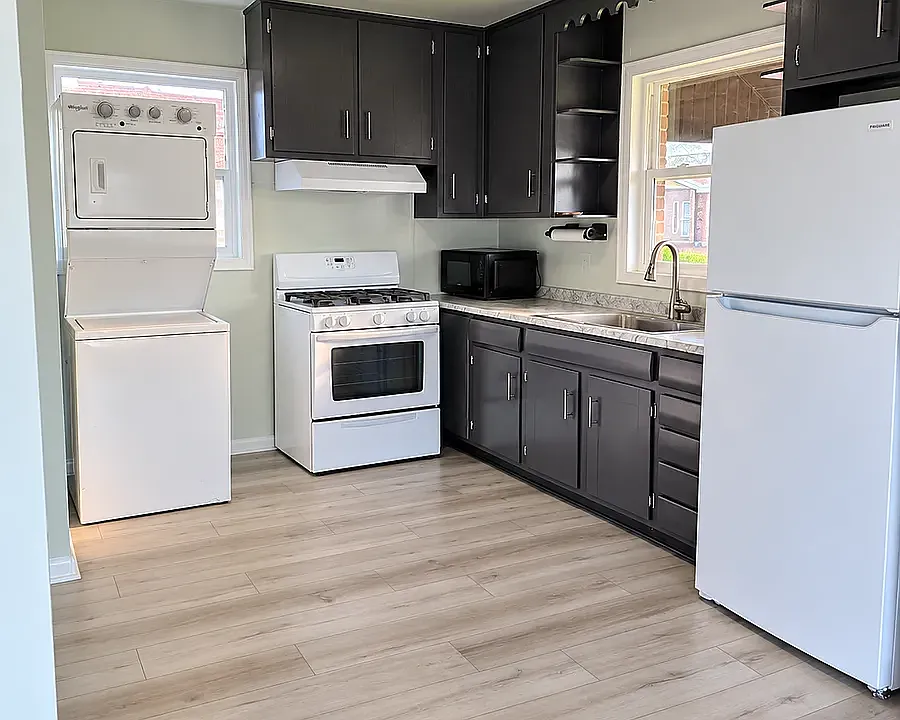 2161 Samuel Dr