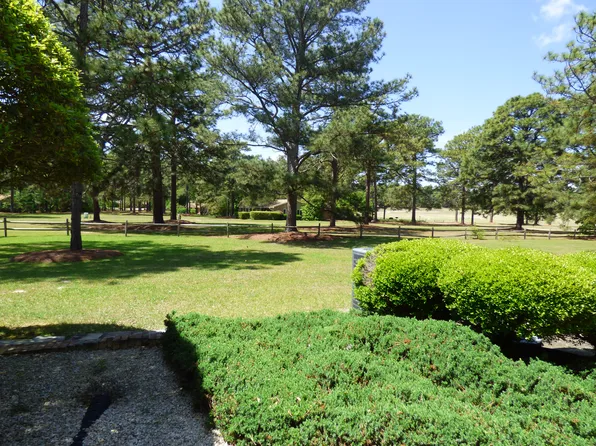 353 Driftwood Cir, Southern Pines, NC